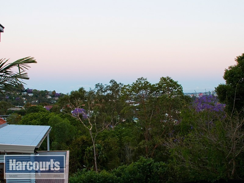 48 Banks Street, Newmarket QLD 4051