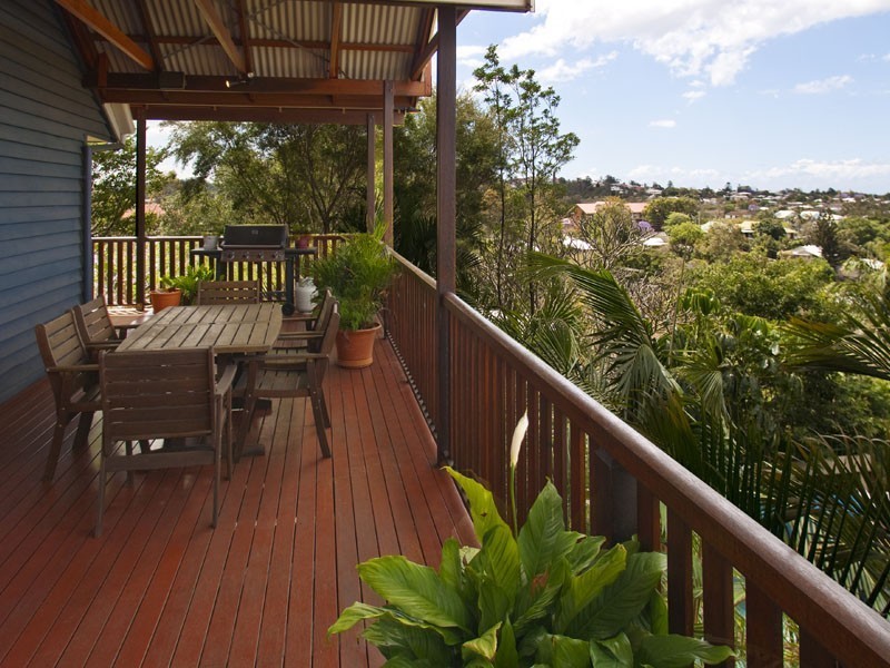 15 Bearsden Avenue, Newmarket QLD 4051