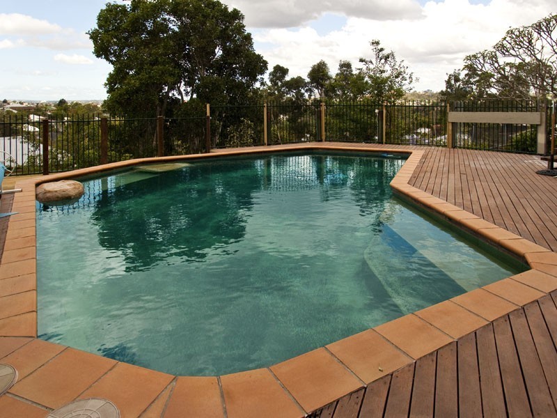 15 Bearsden Avenue, Newmarket QLD 4051