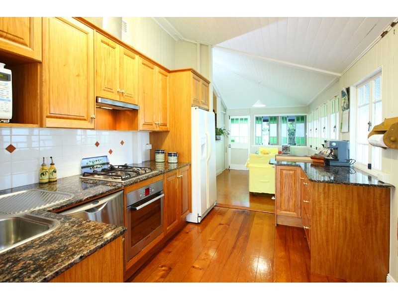 12 Fairleigh Street, Windsor QLD 4030