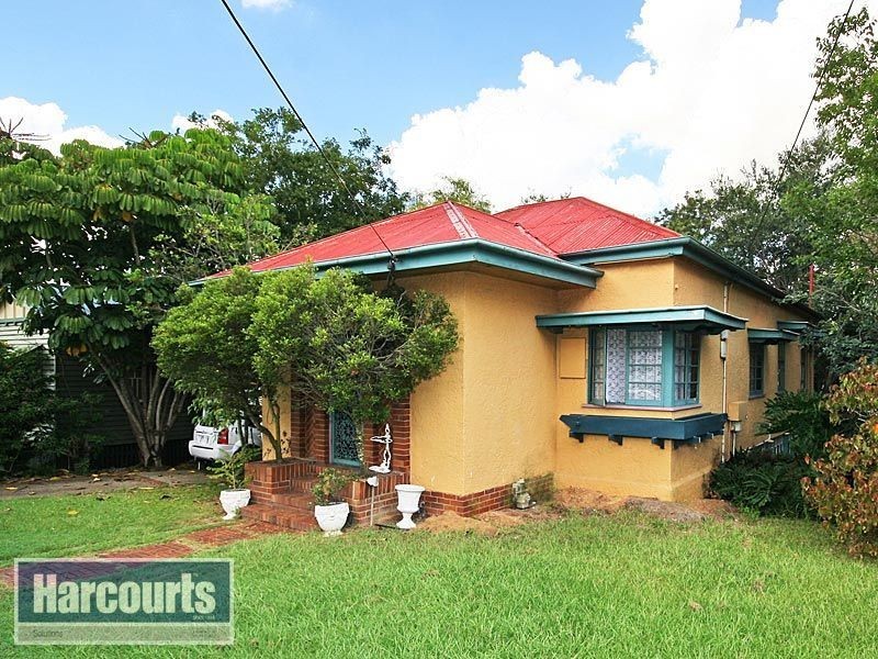 12 Thurlow Street, Newmarket QLD 4051