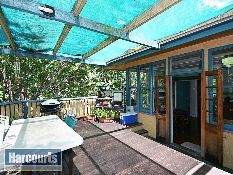 12 Thurlow Street, Newmarket QLD 4051