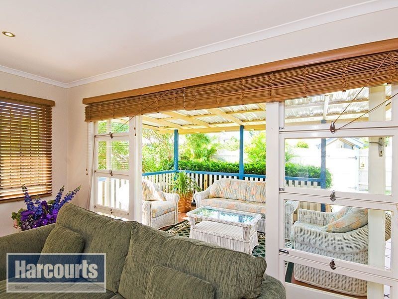 18 Glenrowen Street, Chermside West QLD 4032