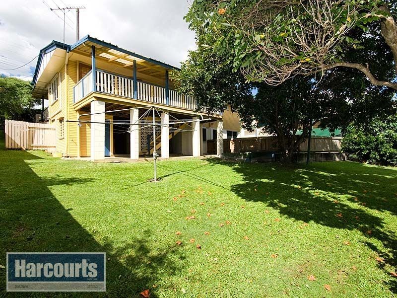 18 Glenrowen Street, Chermside West QLD 4032