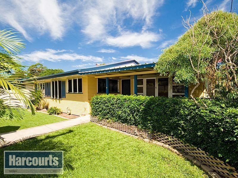 18 Glenrowen Street, Chermside West QLD 4032