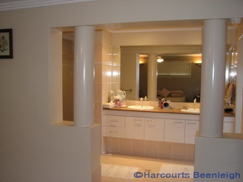 49 The Avenue, Windaroo QLD 4207