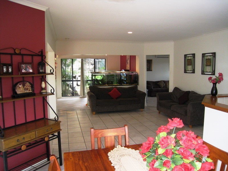 247 Mt Warren Blvde, Mount Warren Park QLD 4207