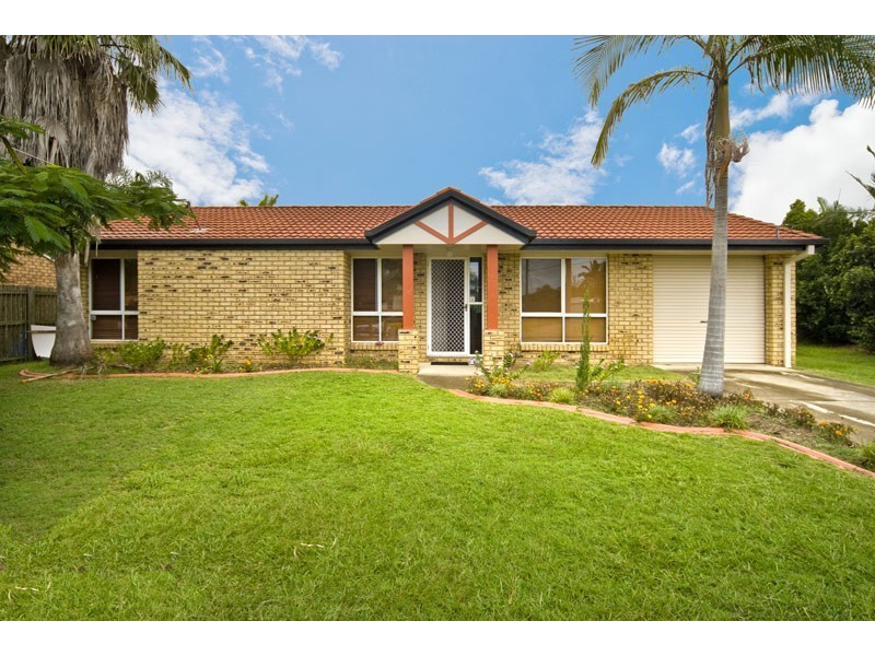 8 Cania Court, Marsden QLD 4132