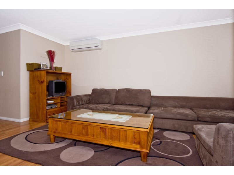 8 Cania Court, Marsden QLD 4132
