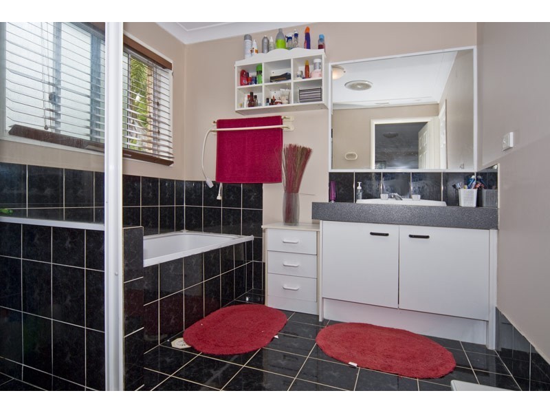 8 Cania Court, Marsden QLD 4132