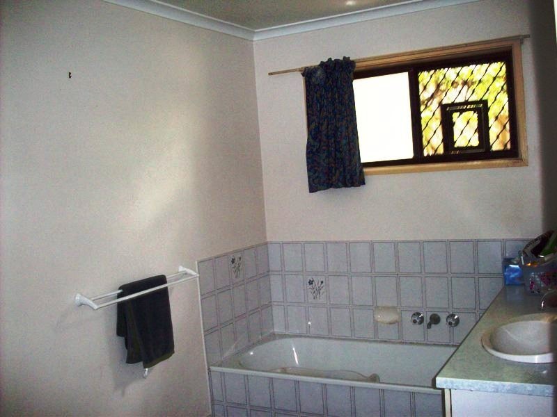 42 Avonmore Street, Edens Landing QLD 4207