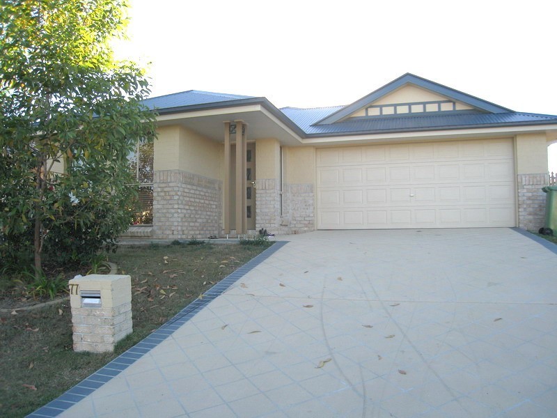 77 Lake Manchester Street, Logan Reserve QLD 4133