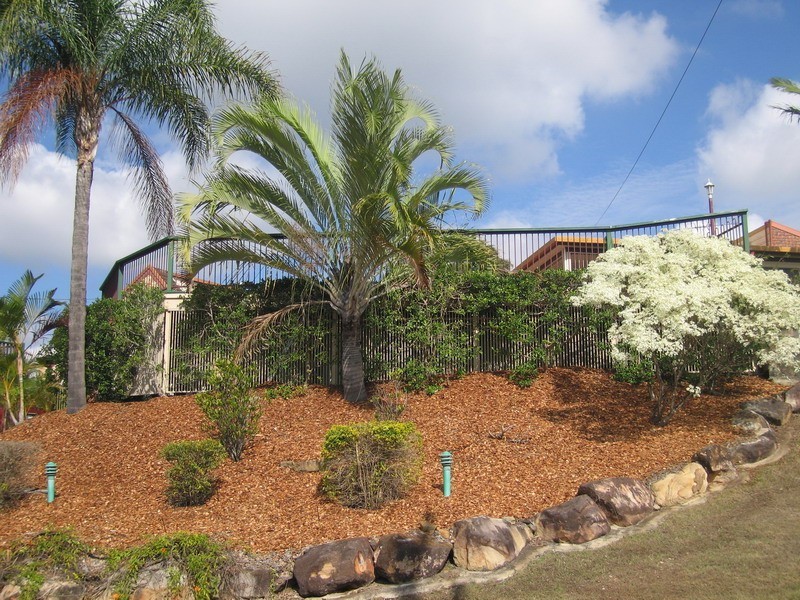 8 Auburn Street, Edens Landing QLD 4207