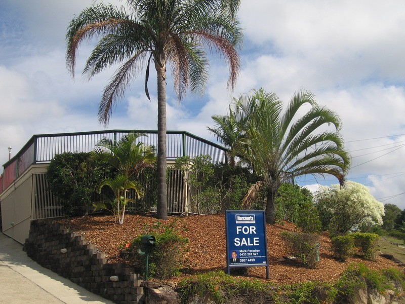 8 Auburn Street, Edens Landing QLD 4207