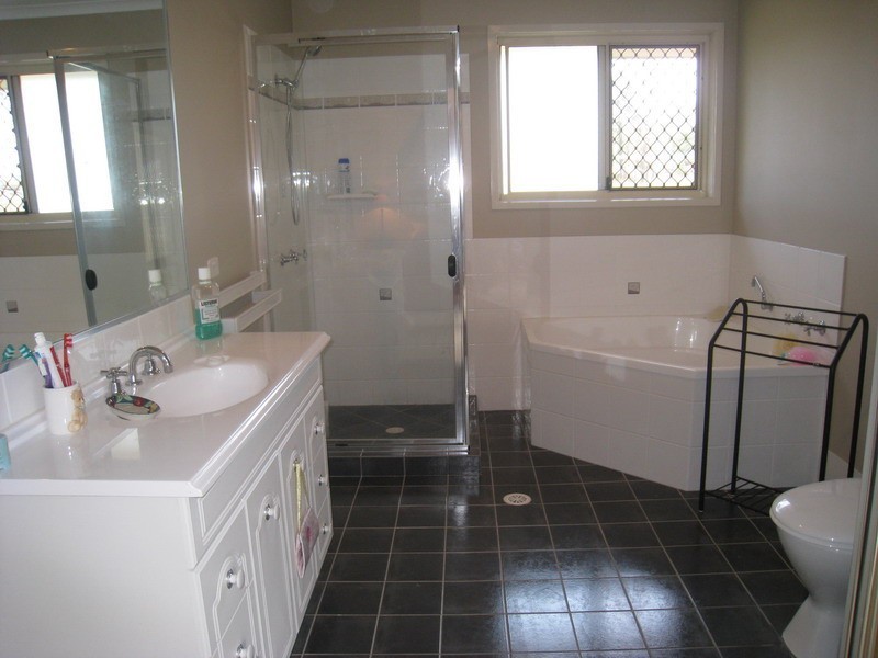 9 Quartz Place, Greenbank QLD 4124