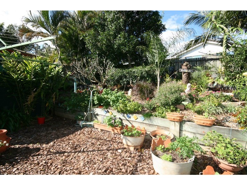 100 Pohon Drive, Tanah Merah QLD 4128