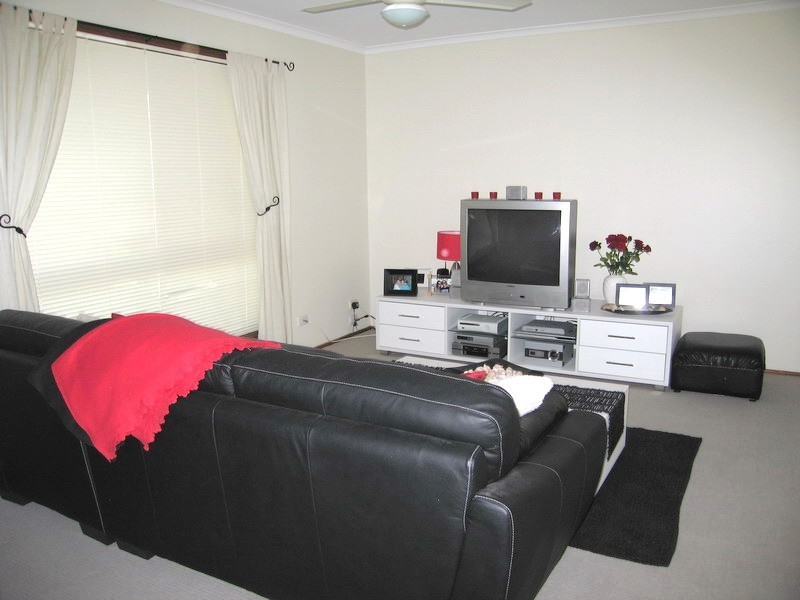 11 Linning Street, Mount Warren Park QLD 4207