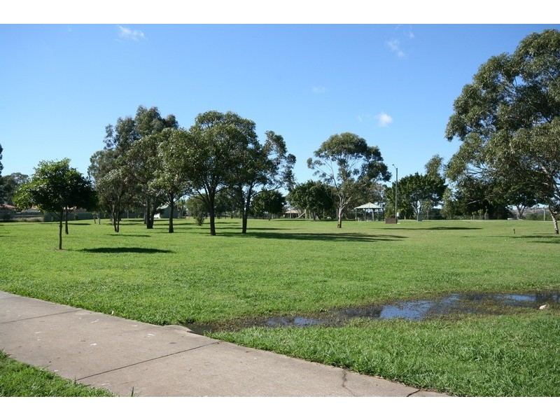 17 Lagoon Road, Waterford West QLD 4133