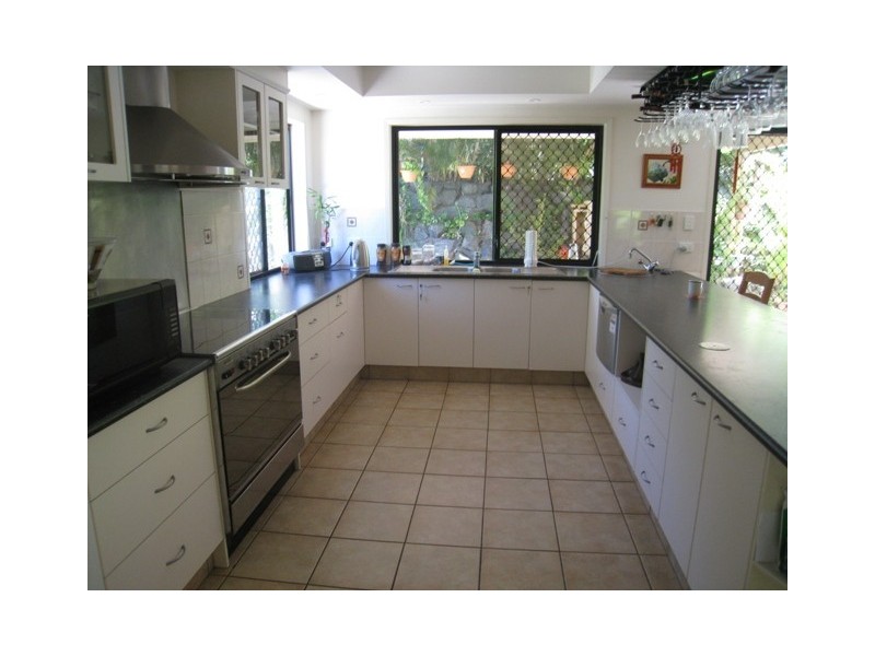 277 Tamborine Mountain Rd, Tamborine QLD 4270