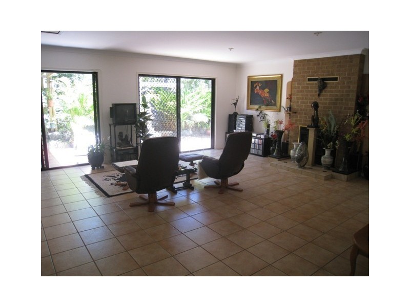 277 Tamborine Mountain Rd, Tamborine QLD 4270
