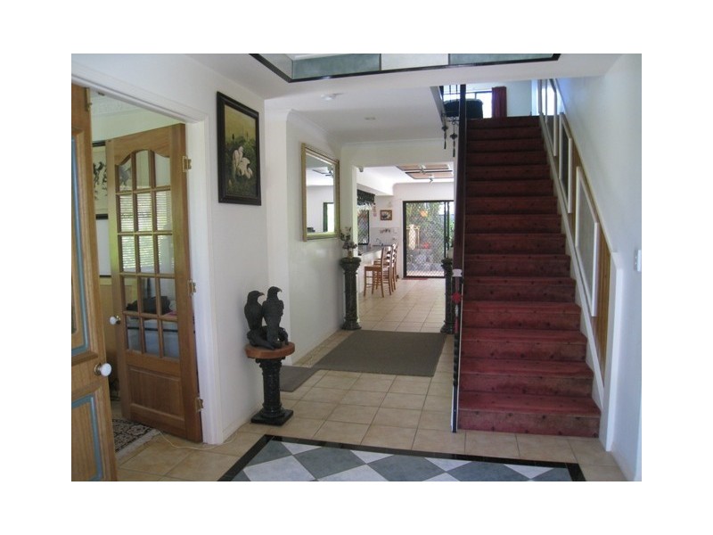 277 Tamborine Mountain Rd, Tamborine QLD 4270