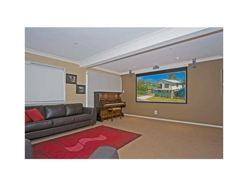 11 Tooraneedin Rd, Coomera QLD 4209