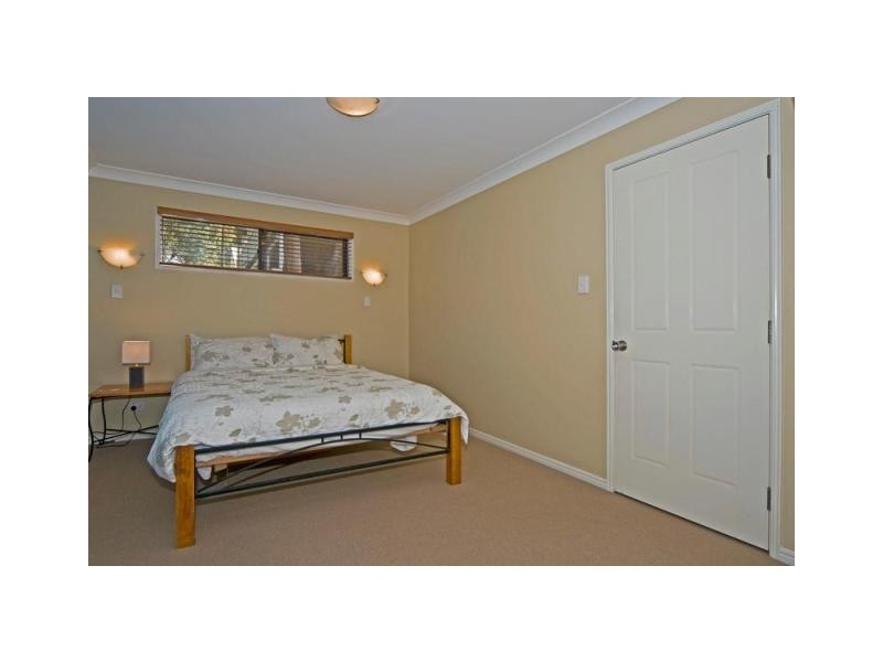 11 Tooraneedin Rd, Coomera QLD 4209