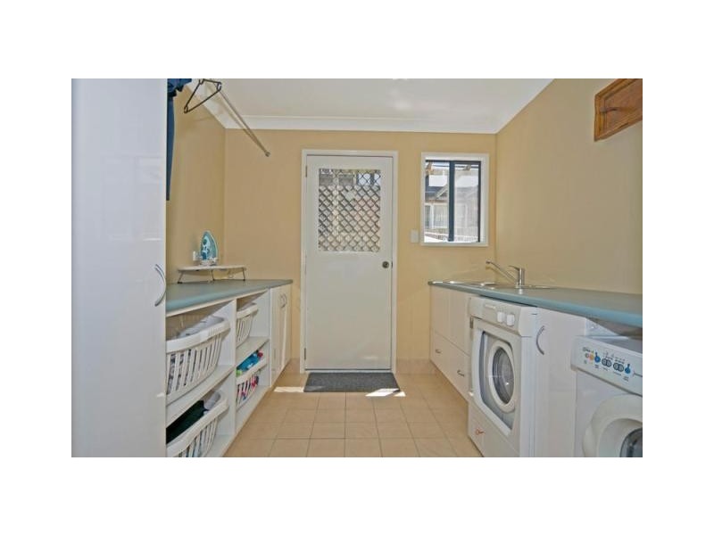 11 Tooraneedin Rd, Coomera QLD 4209