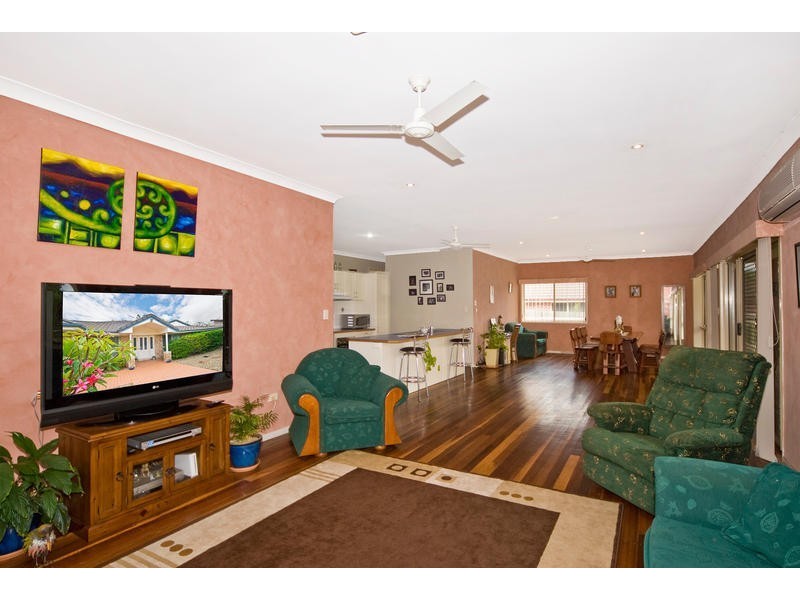 68 Yvonne Cresent, Mount Warren Park QLD 4207