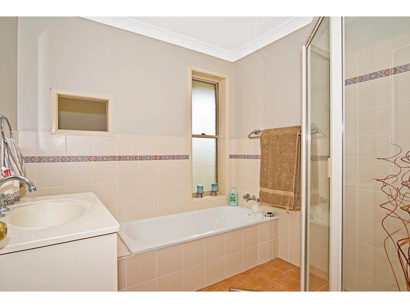 68 Yvonne Cresent, Mount Warren Park QLD 4207