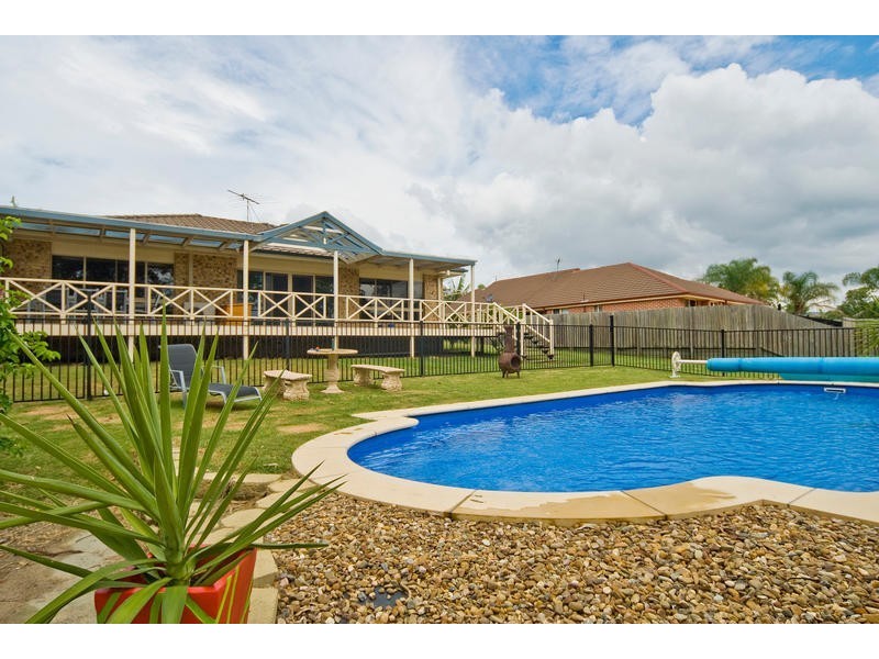 68 Yvonne Cresent, Mount Warren Park QLD 4207