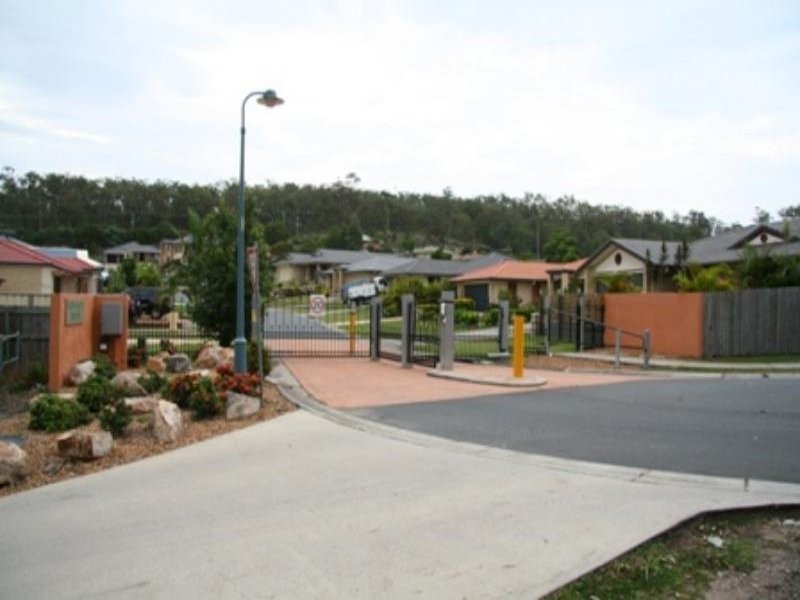 1 Mountain View Cres, Mount Warren Park QLD 4207