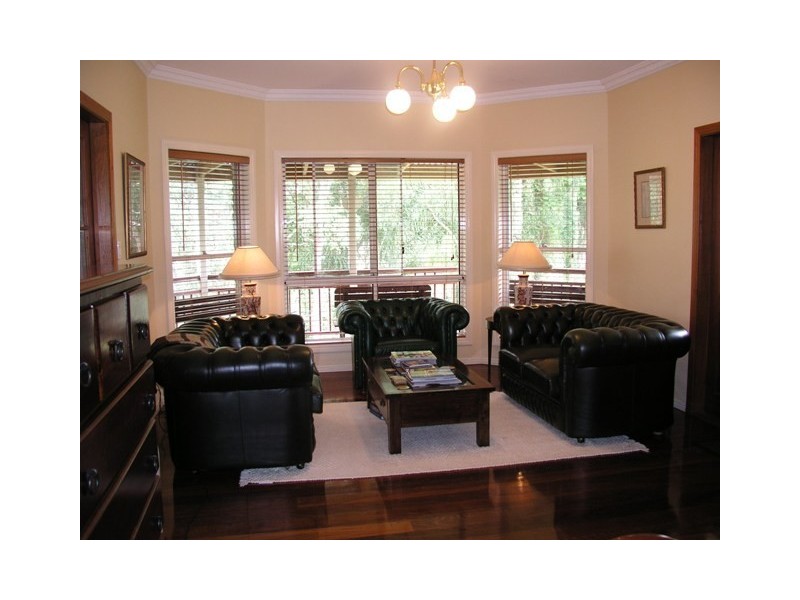 37 Sunbury Street, Buccan QLD 4207