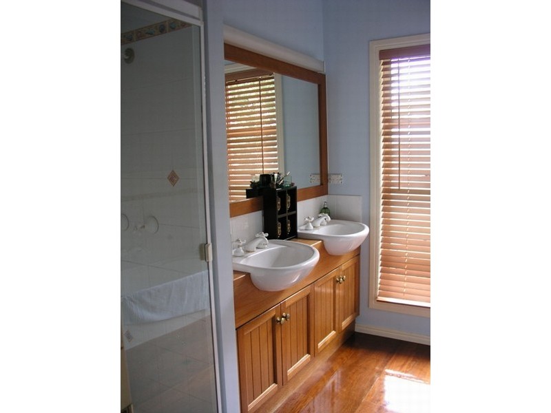 37 Sunbury Street, Buccan QLD 4207