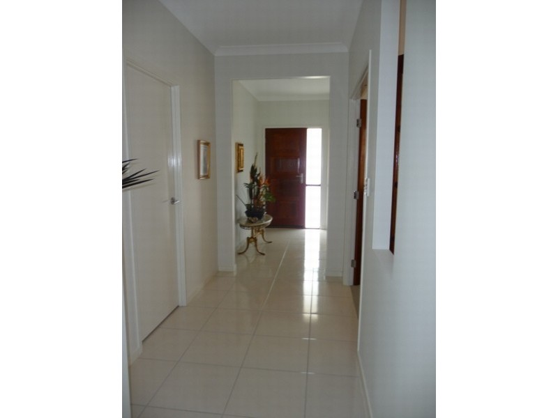 14 Sanctuary Pky, Waterford QLD 4133