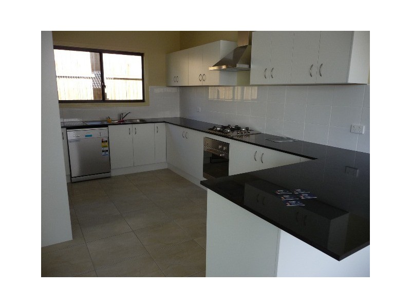 6 Bellthorpe Cres, Waterford QLD 4133