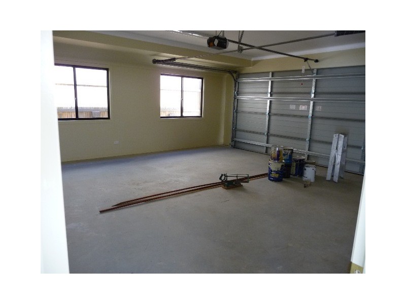 6 Bellthorpe Cres, Waterford QLD 4133