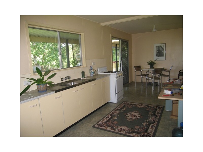 8 Darwin Street, Beenleigh QLD 4207