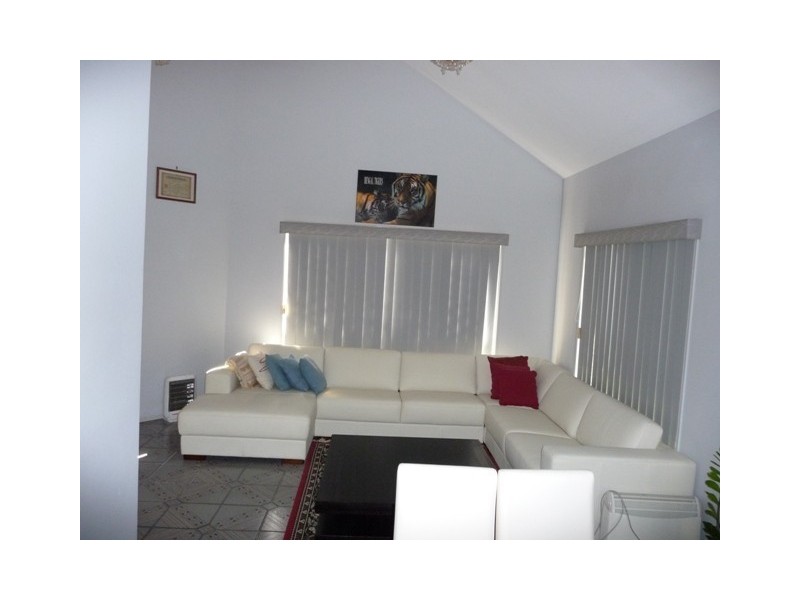 24 Wantana Cres, Edens Landing QLD 4207