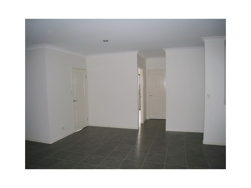 12 Benarkin Close, Waterford QLD 4133
