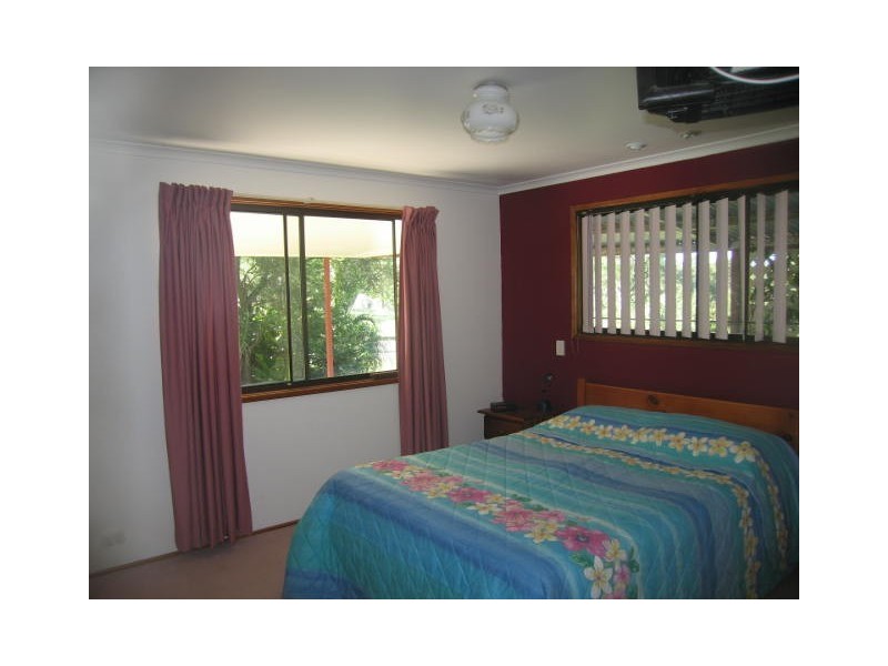 2 Jacqueline Rd, Buccan QLD 4207