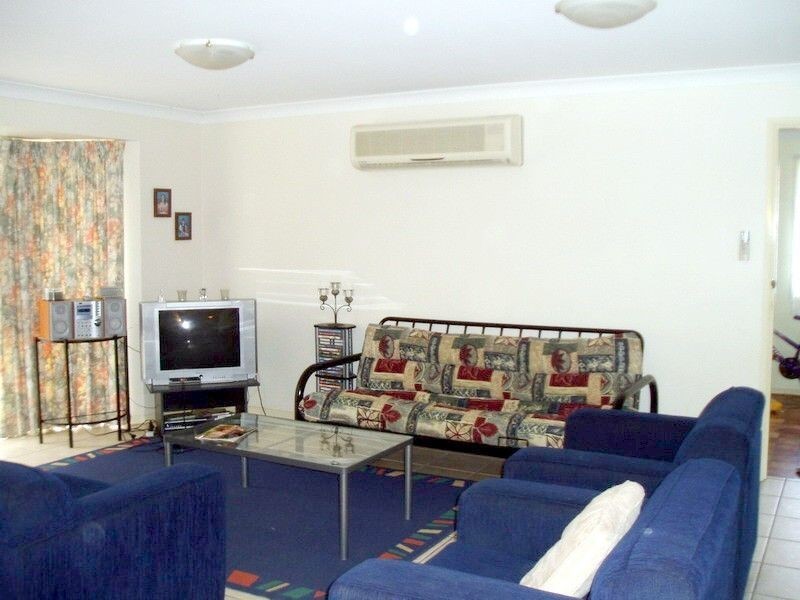 12 Eden Close, Edens Landing QLD 4207