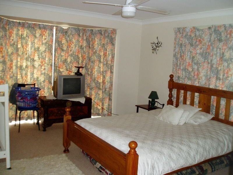 12 Eden Close, Edens Landing QLD 4207