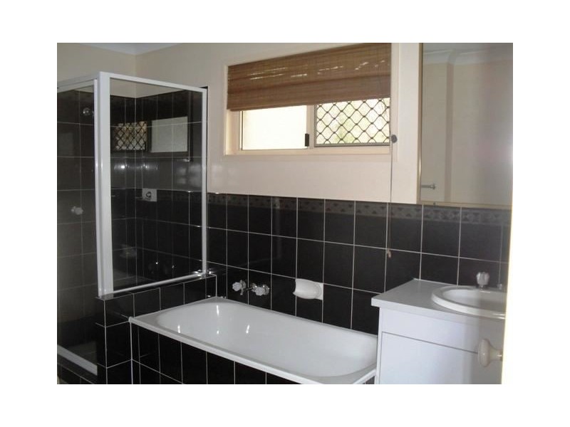 5 Maggie Court, Edens Landing QLD 4207