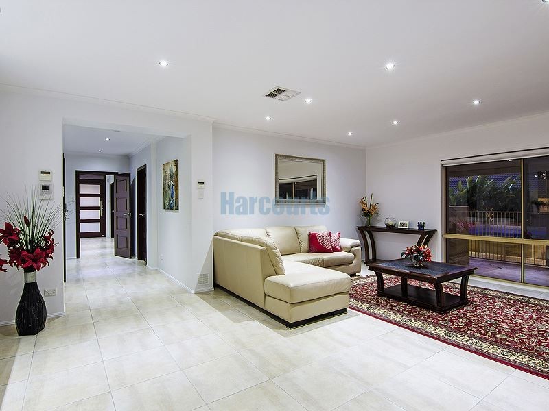25 Hazel Court, Arundel QLD 4214