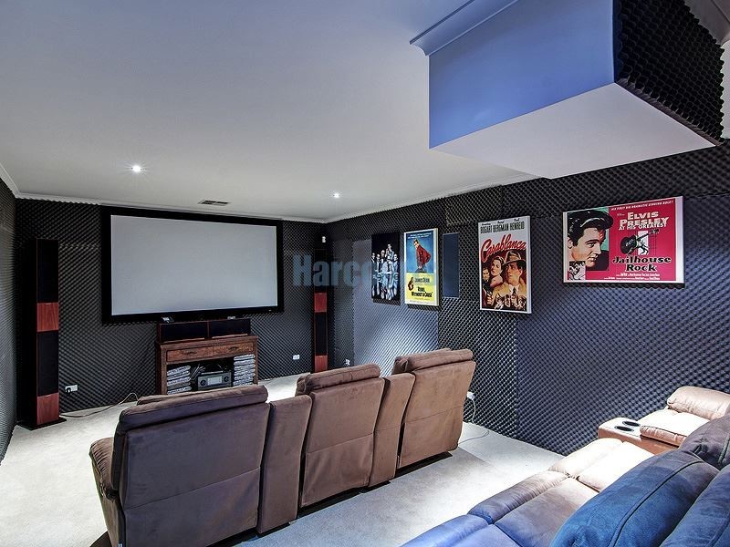 25 Hazel Court, Arundel QLD 4214