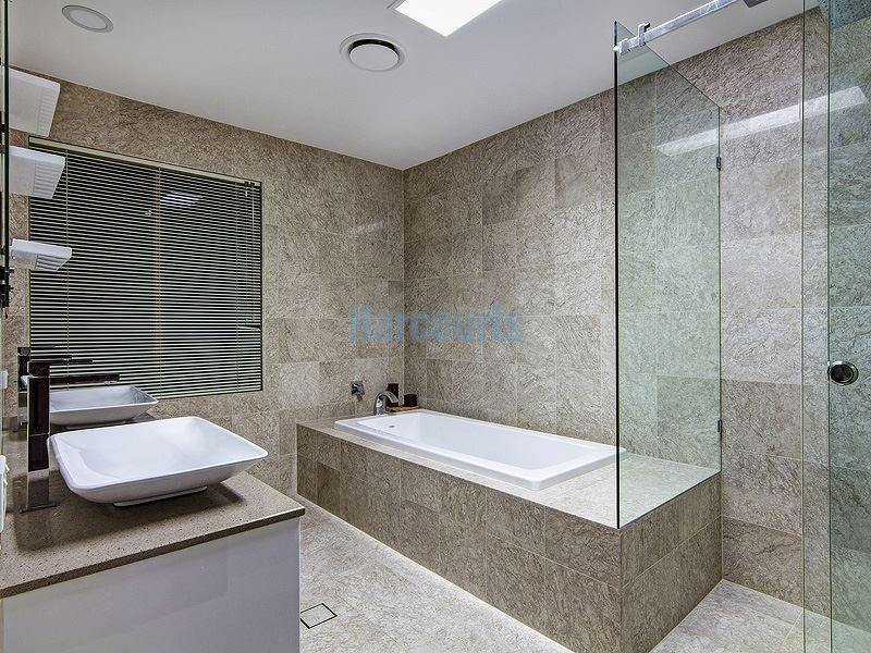 25 Hazel Court, Arundel QLD 4214