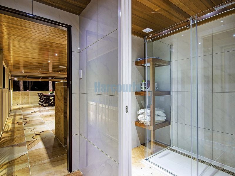 25 Hazel Court, Arundel QLD 4214