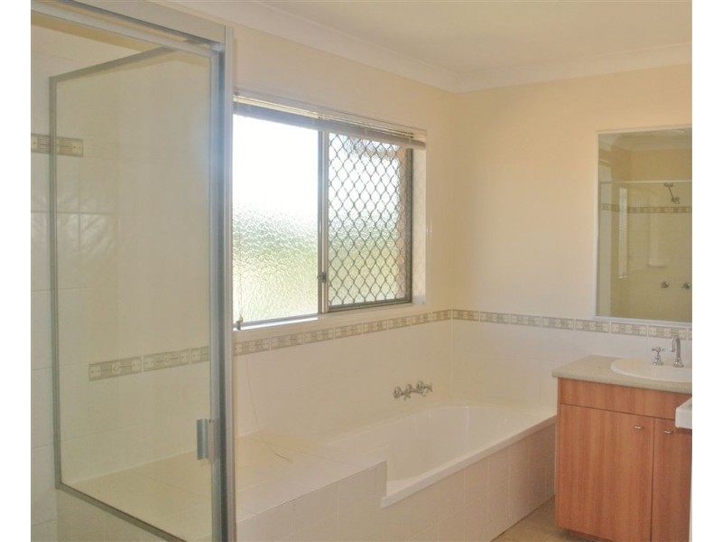 24 Lancelot Crescent, Ormeau QLD 4208