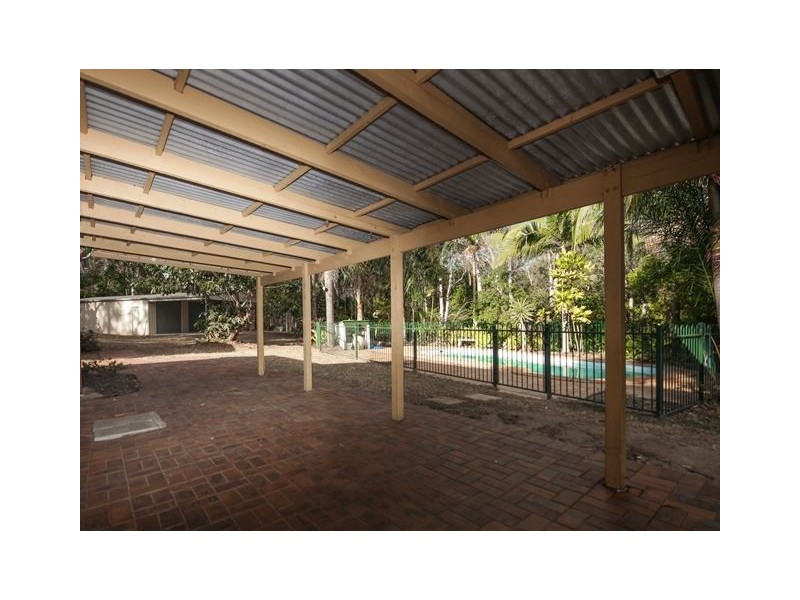 24 Ghostgum Ct, Park Ridge QLD 4125